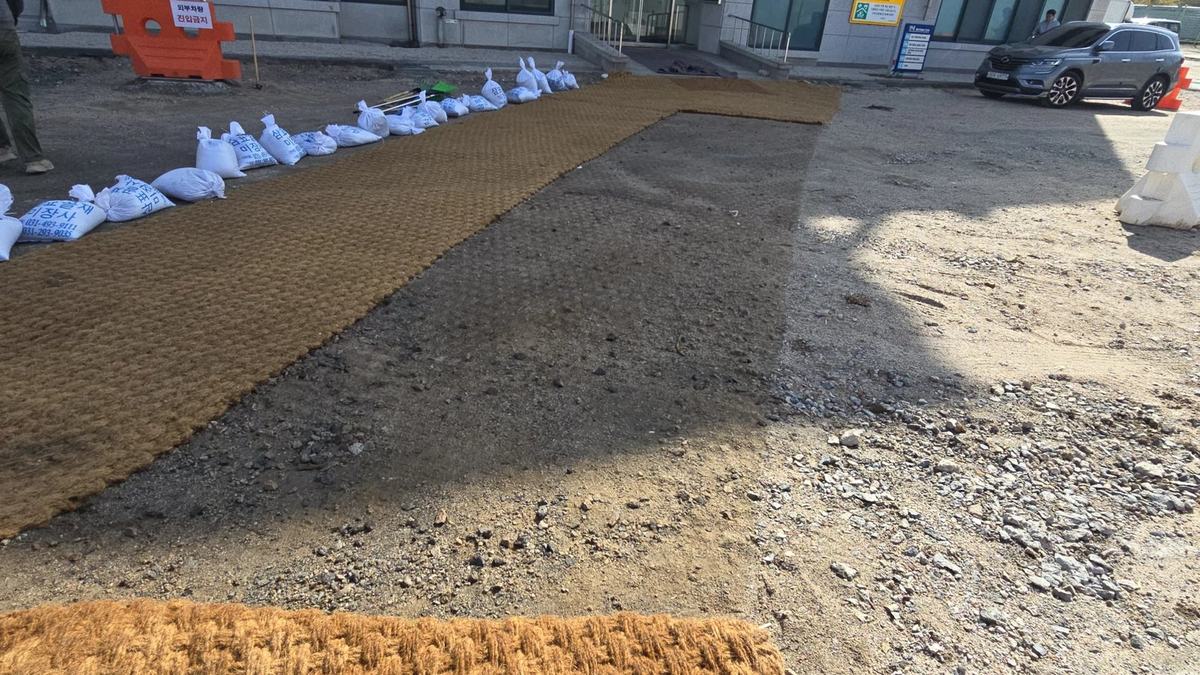 학교 야자매트설치 시공 완료